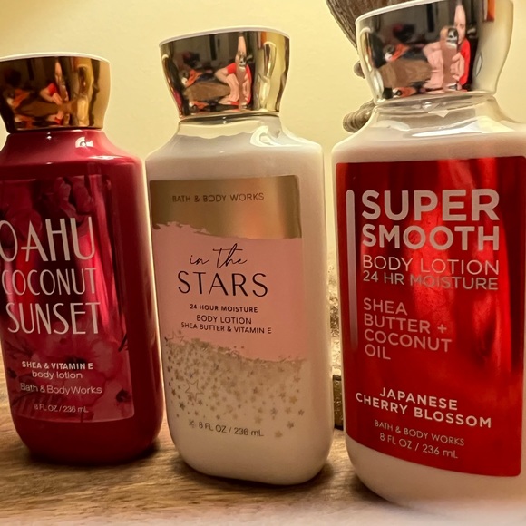 3 full size 8oz Bath & Body Works Body Lotion NWT - Picture 1 of 2